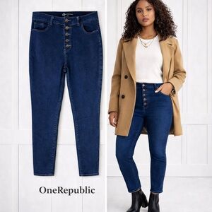 Universal Thread Bootcut Ankle Jeans Size 6/28 Light Wash Cropped Length